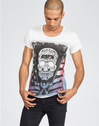 trueprodigy T-Shirt "Colored Skull" mit Totenkopf-Print und Kontrastnaht