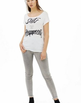 trueprodigy T-Shirt "Happens" mit Statement-Print und Rückenausschnitt